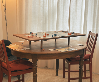 Otrais Līmenis - galda spēļu papildgalds